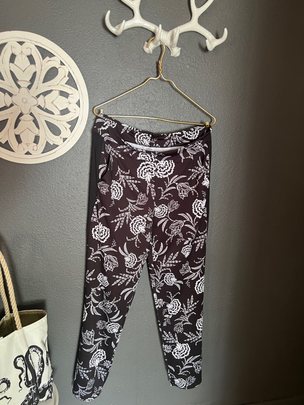 Lands' End Black & White Floral vacation wide leg pants MEDIum